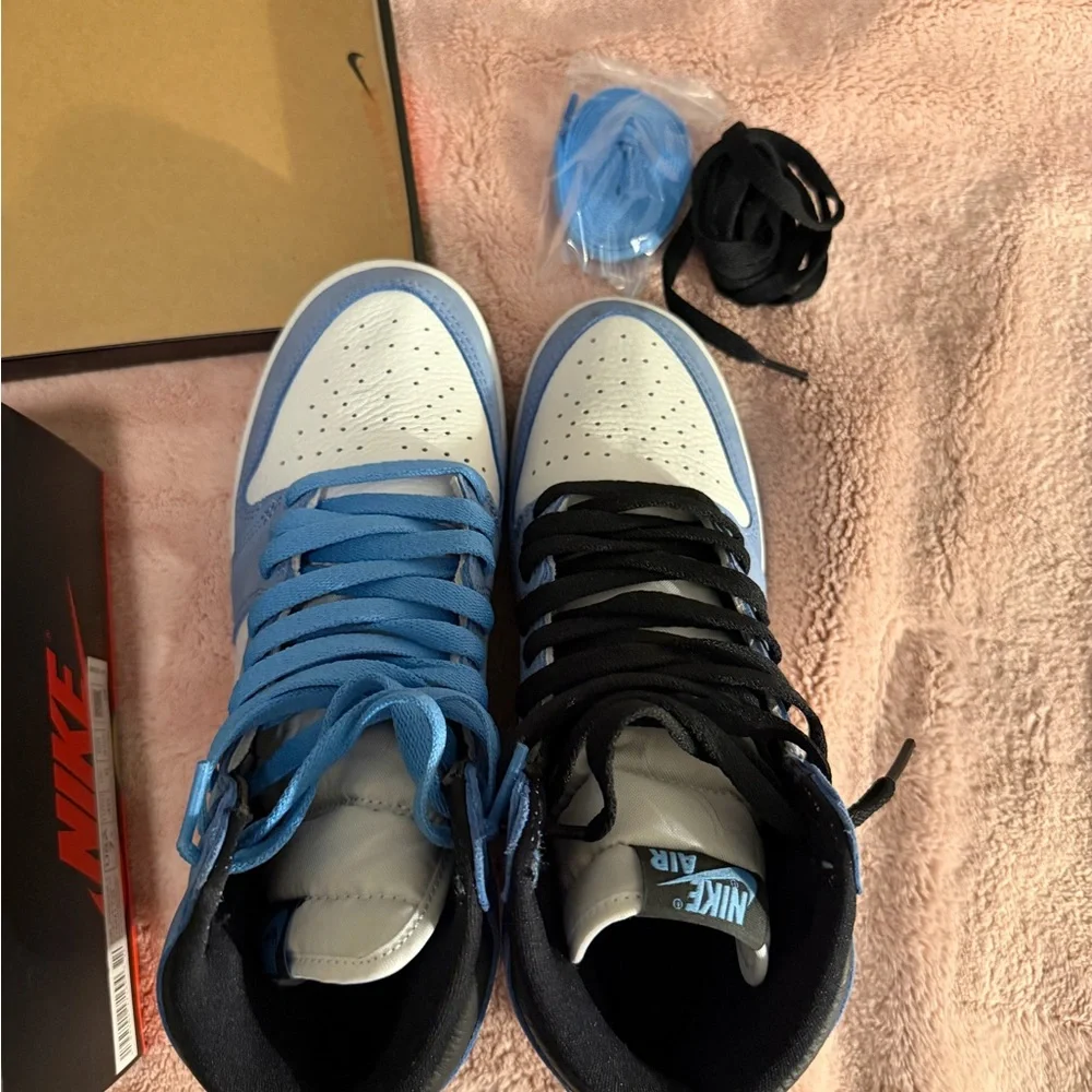 Air Jordan 1 Retro High White University Blue Black GS